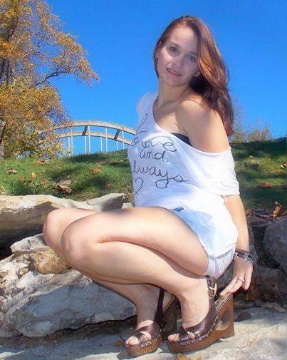 Female model photo shoot of Lyrica Lusccious in Cotter Springs