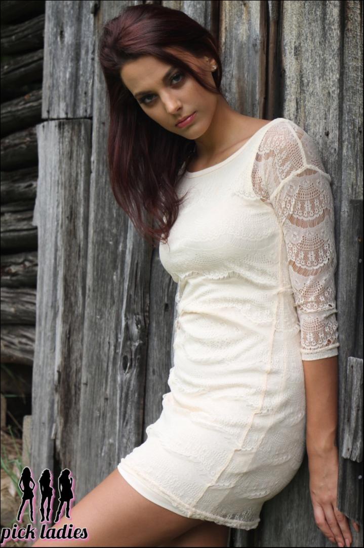 Female model photo shoot of BriannaArthur