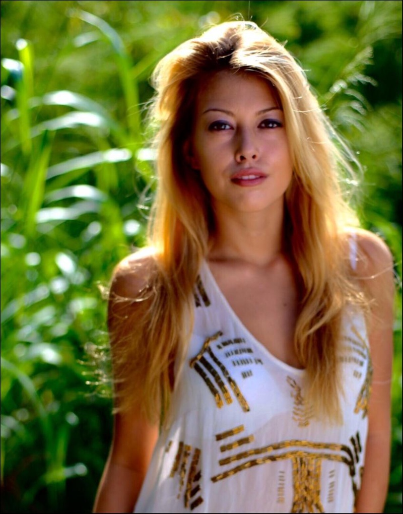 Female model photo shoot of Mariko Alexandra