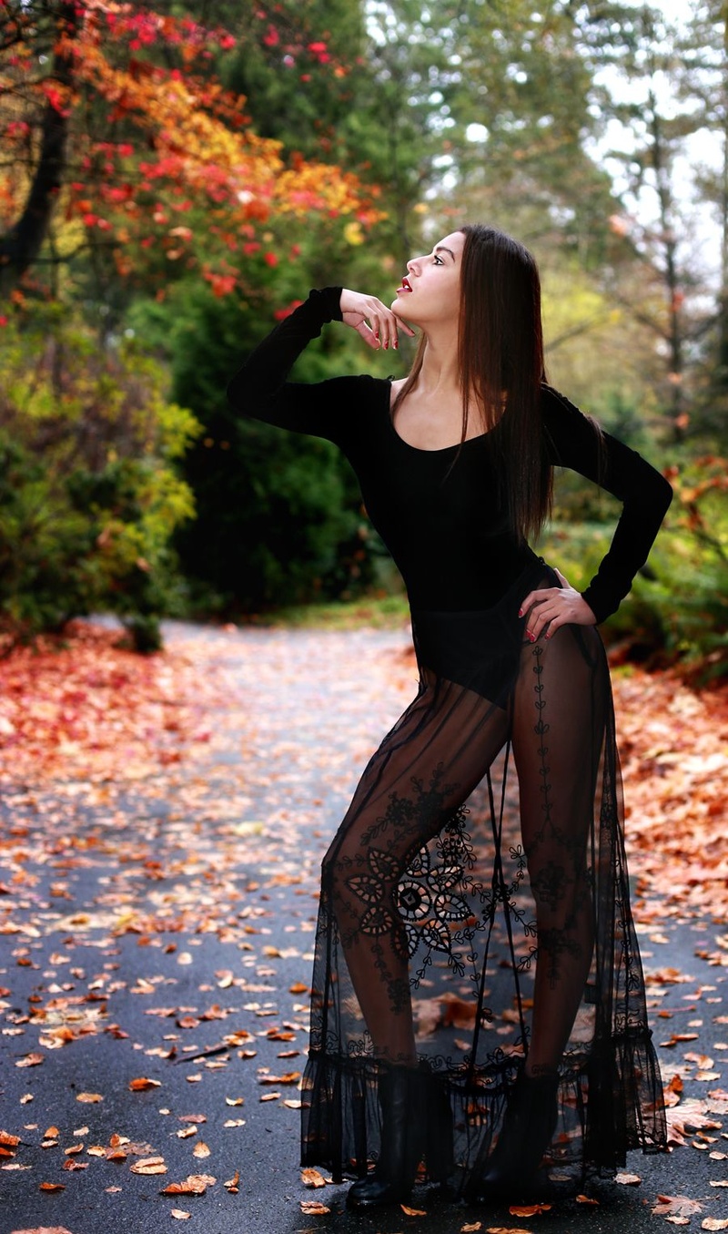 Female model photo shoot of olivia d hart by Noticed Photos