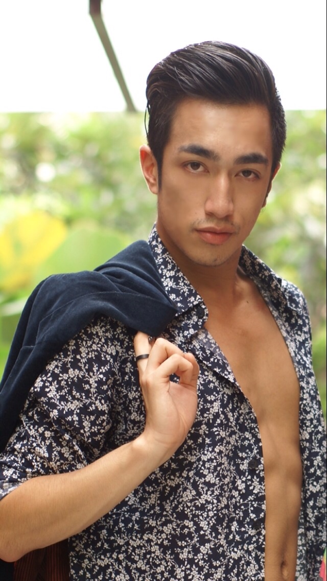 Male model photo shoot of VictorMechai
