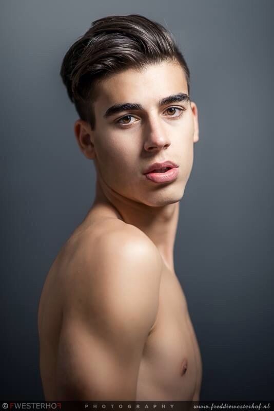 Male model photo shoot of Roberto Cioineaga
