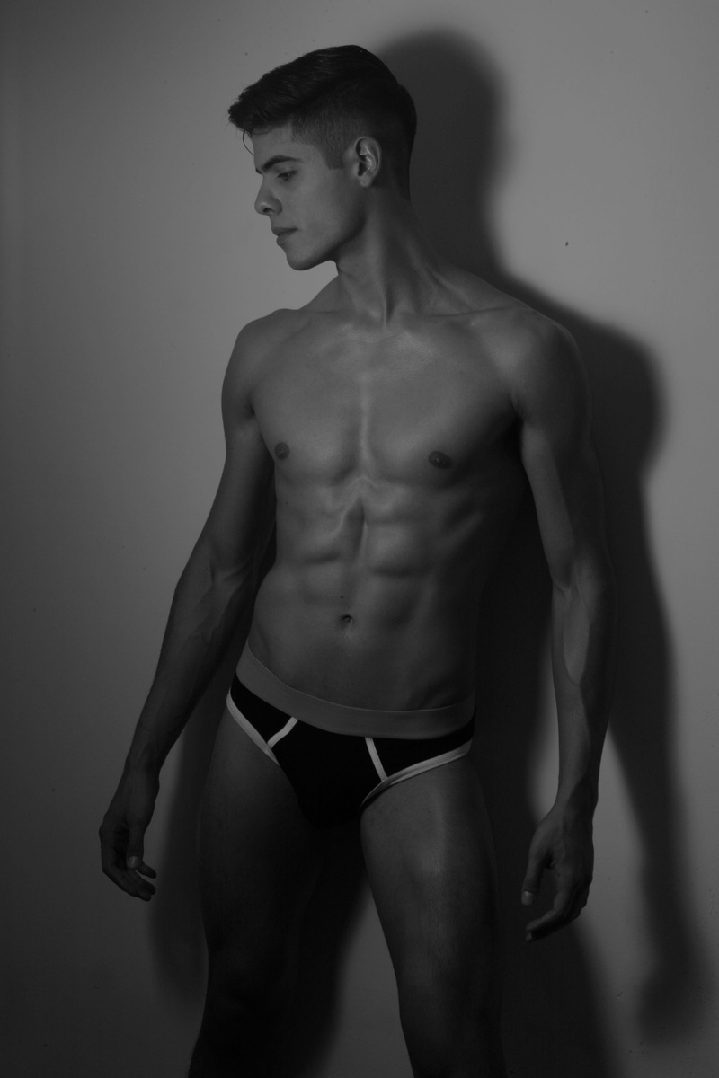 Male model photo shoot of DavidPaez