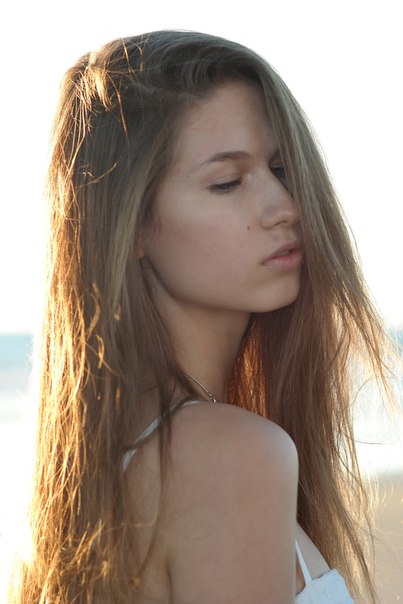 Female model photo shoot of Elizsweet