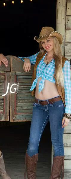 Female model photo shoot of Michelle Christy in Boerne, TX