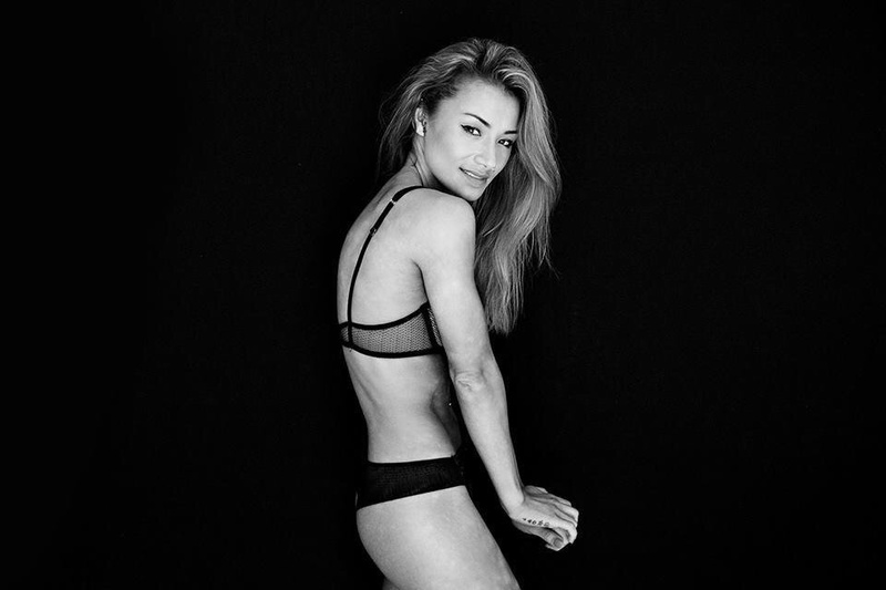 Female model photo shoot of Vicki Leung