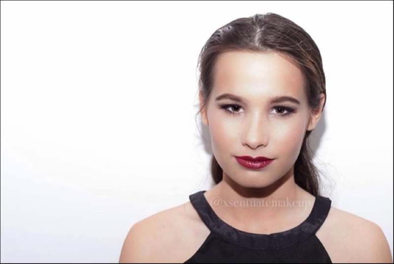 Female model photo shoot of Xsentuate Makeup 