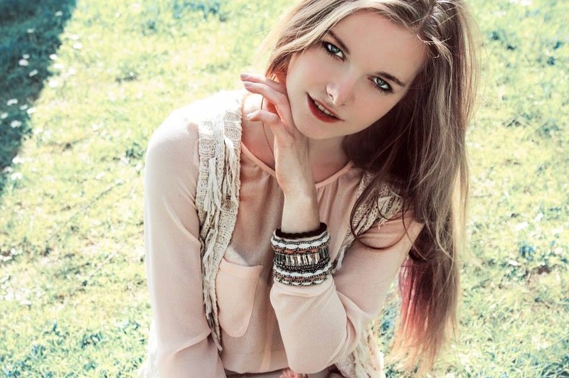 Female model photo shoot of paulinabrzk