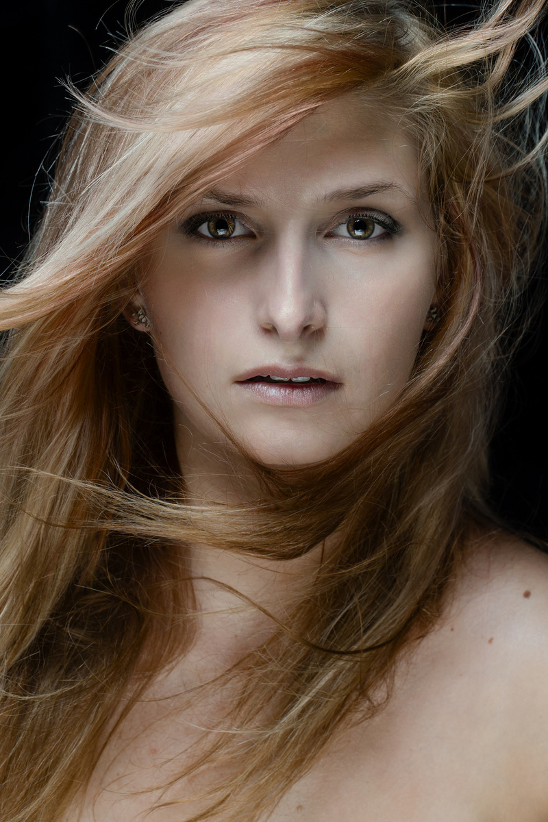 Female model photo shoot of suzettelucas