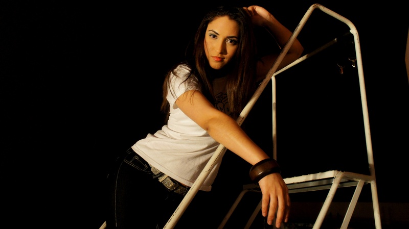 Female model photo shoot of Analorena