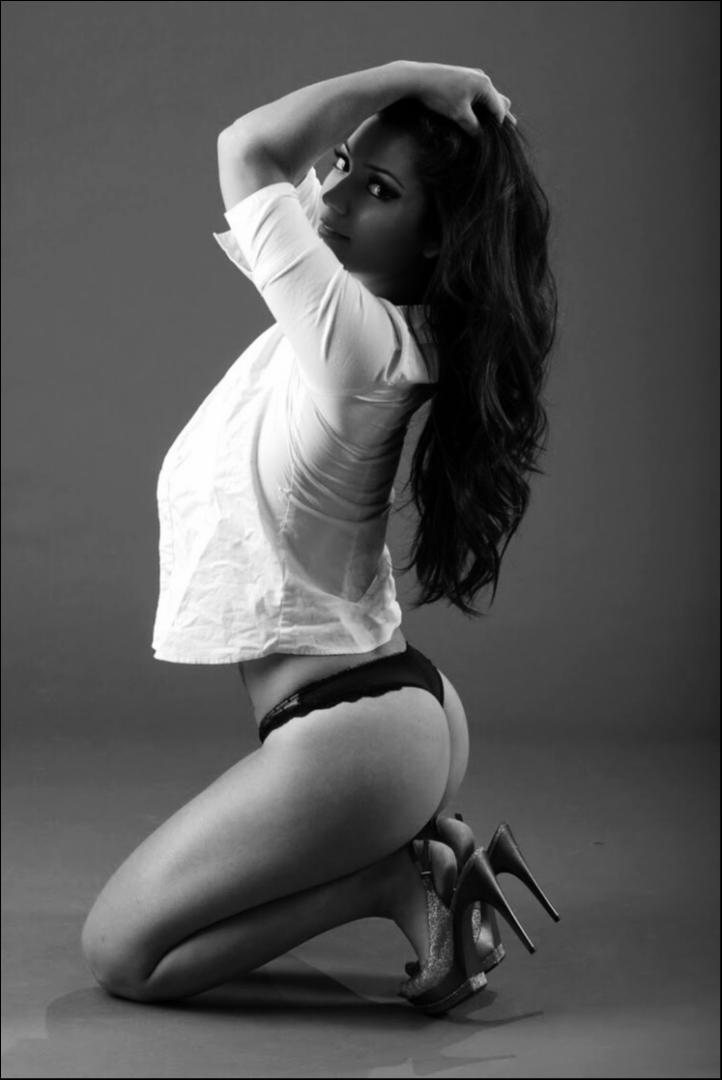 Female model photo shoot of aly_yuriko_dav