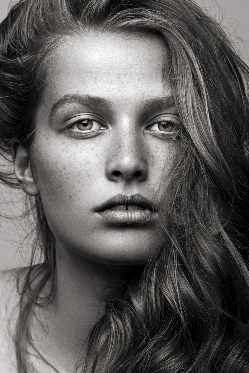 Female model photo shoot of Leonor Vicente by NinaMasic