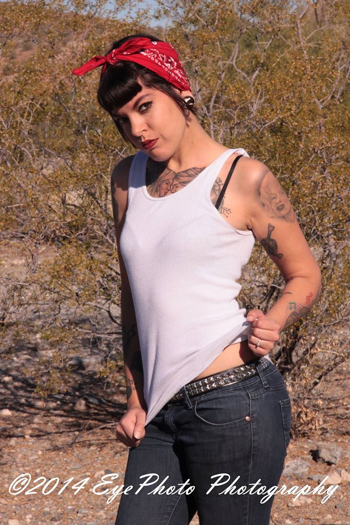 Female model photo shoot of roxie jean