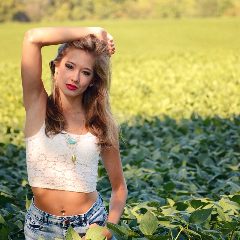 Female model photo shoot of Hannah_Kim