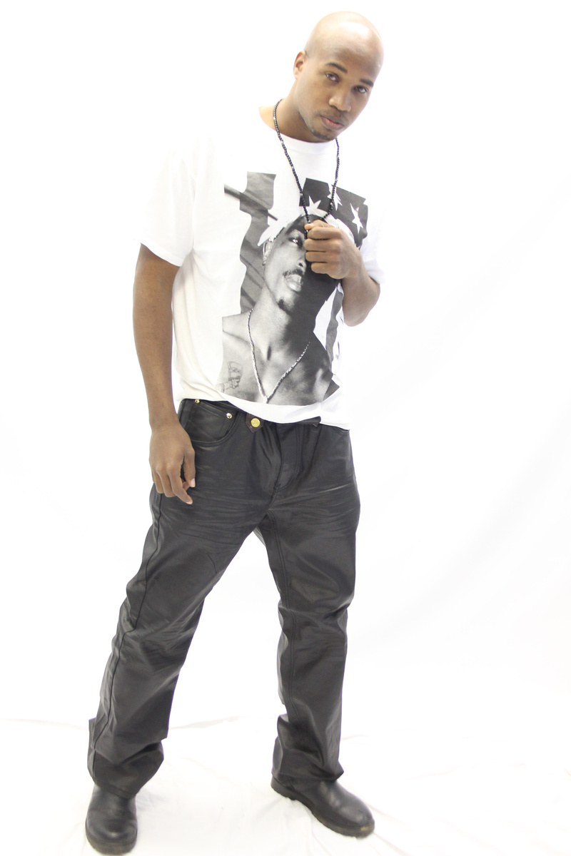 Male model photo shoot of Marvin Fleming