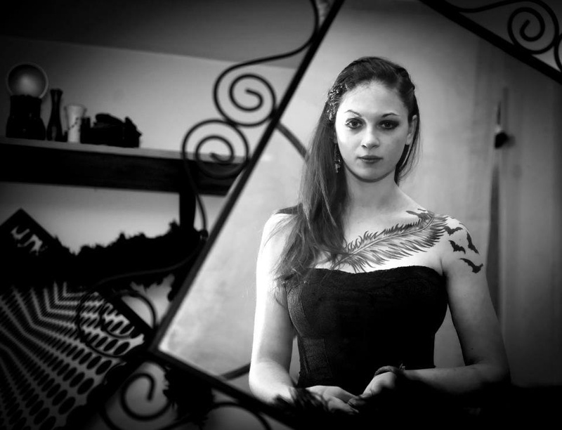 Female model photo shoot of Mariana Plick