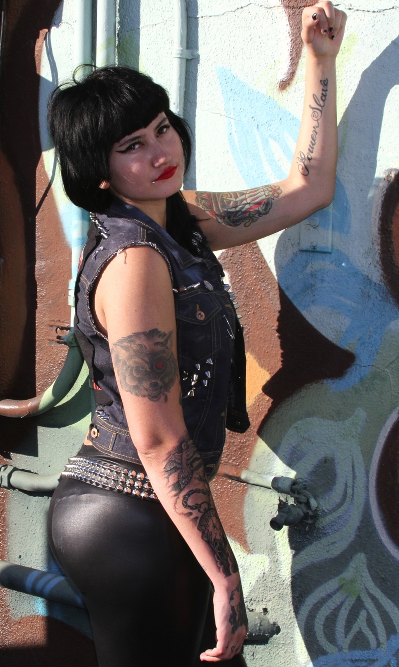 Female model photo shoot of Scummy poison in Melrose ave