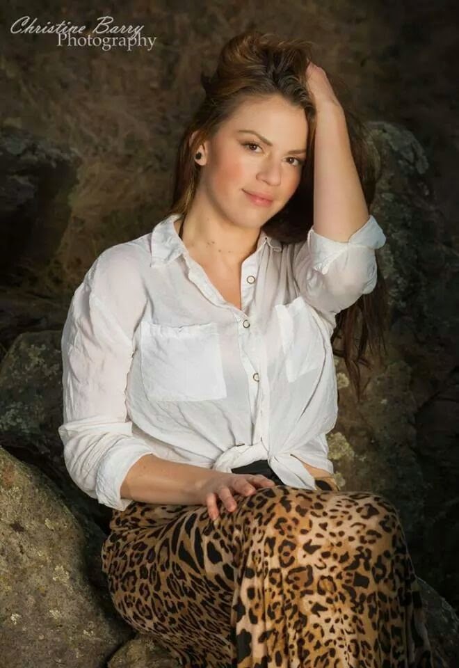 Female model photo shoot of Scarlett Darling Rose