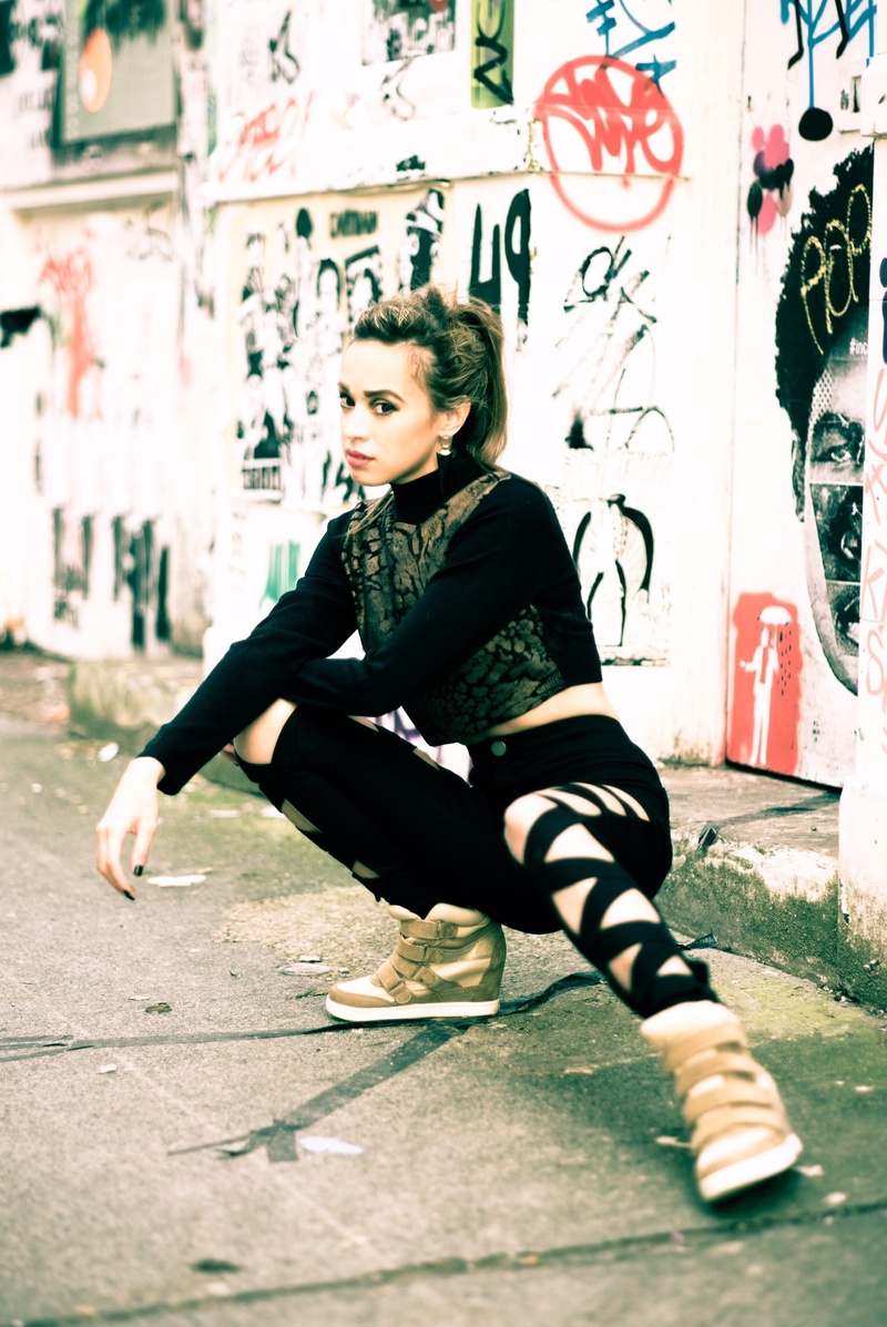 Female model photo shoot of Kimlam2 in Brick lane, London