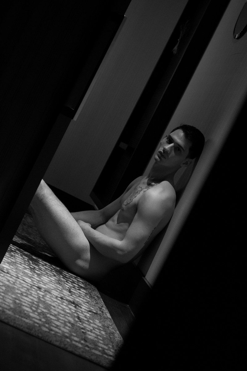 Male model photo shoot of Anatomic Art