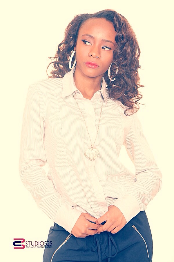 Female model photo shoot of Bria Dshanti