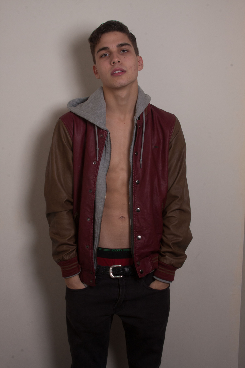 Male model photo shoot of Zachary Hernandez by KennethPurdom