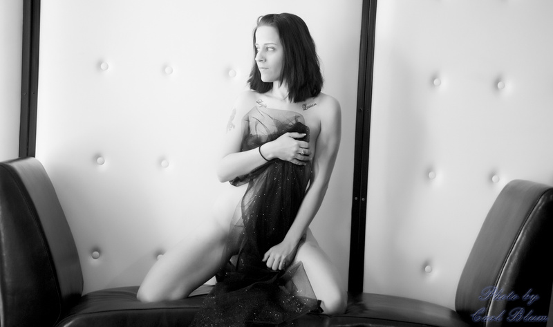 Female model photo shoot of Dianna DeMott