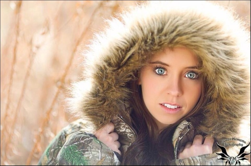 Female model photo shoot of tiffany derringer