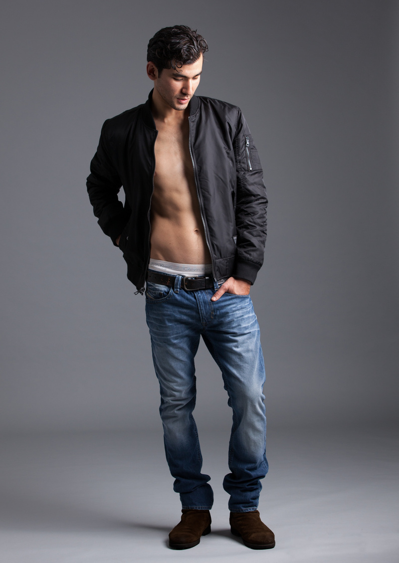 Male model photo shoot of Tenz146