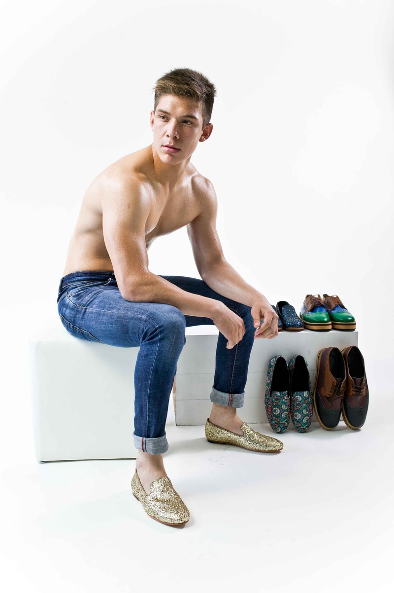 Male model photo shoot of RV Imagen