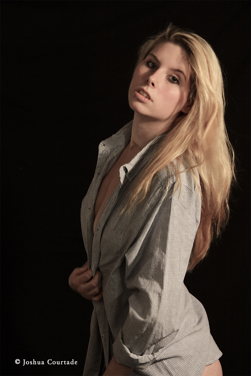 Female model photo shoot of SummerBabyy by Joshua C