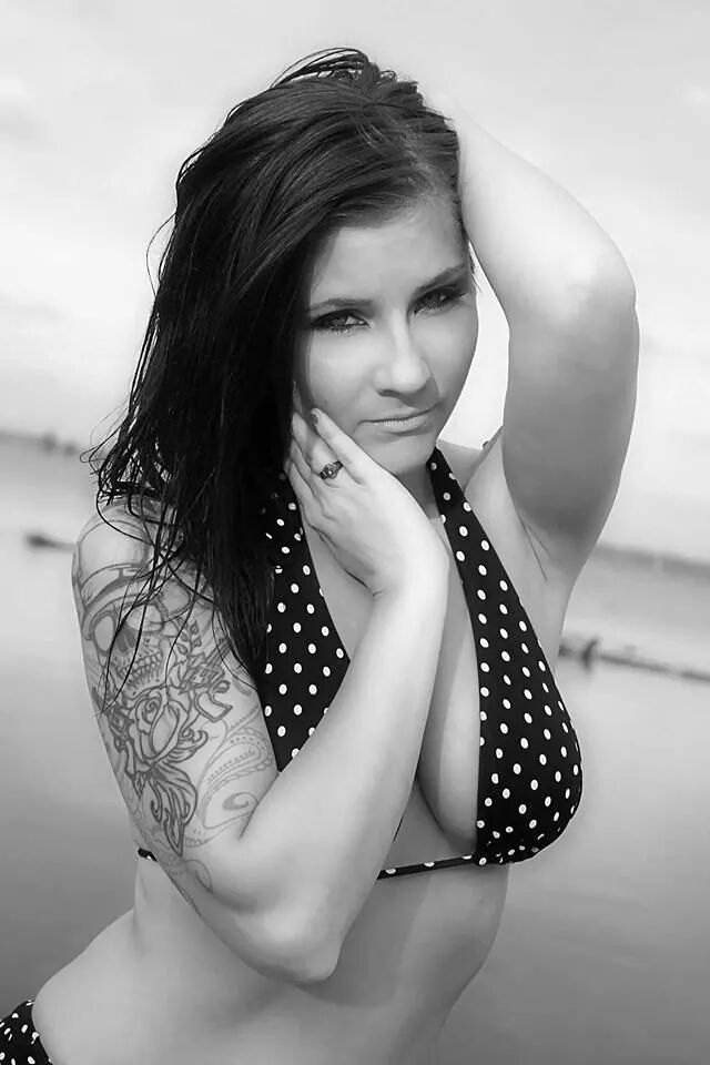 Female model photo shoot of amber_mccowin  in Louisiana