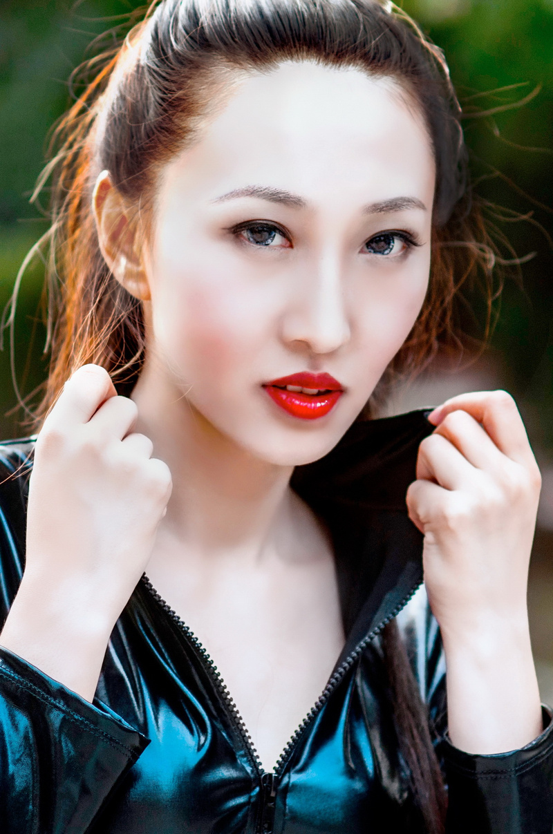 Female model photo shoot of Julie Tang