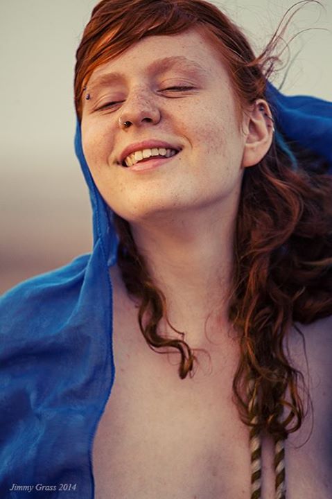 Female model photo shoot of EveTamnooni in Arava desert