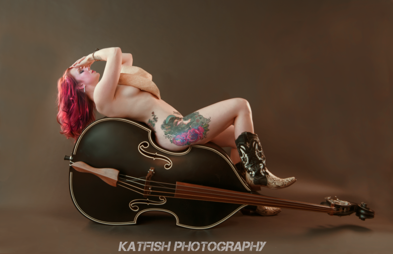 Female model photo shoot of Dusty Topps by IronKingSturgeon in Calgary, AB