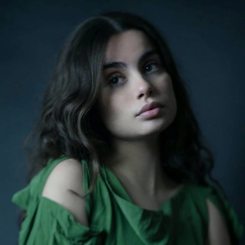 Female model photo shoot of Hannah yasmin by Alegoria