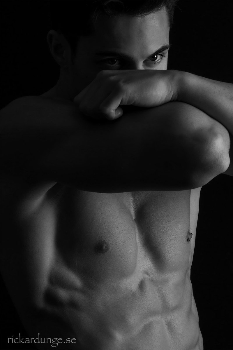 Male model photo shoot of Rickardunge
