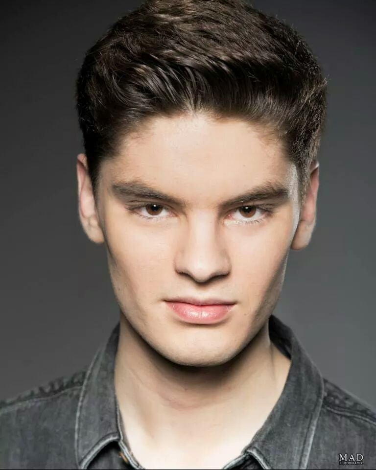 Male model photo shoot of Bennie Phelps