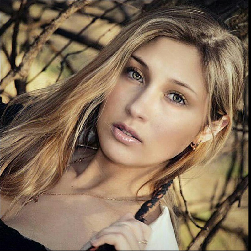 Female model photo shoot of Karina Olesya