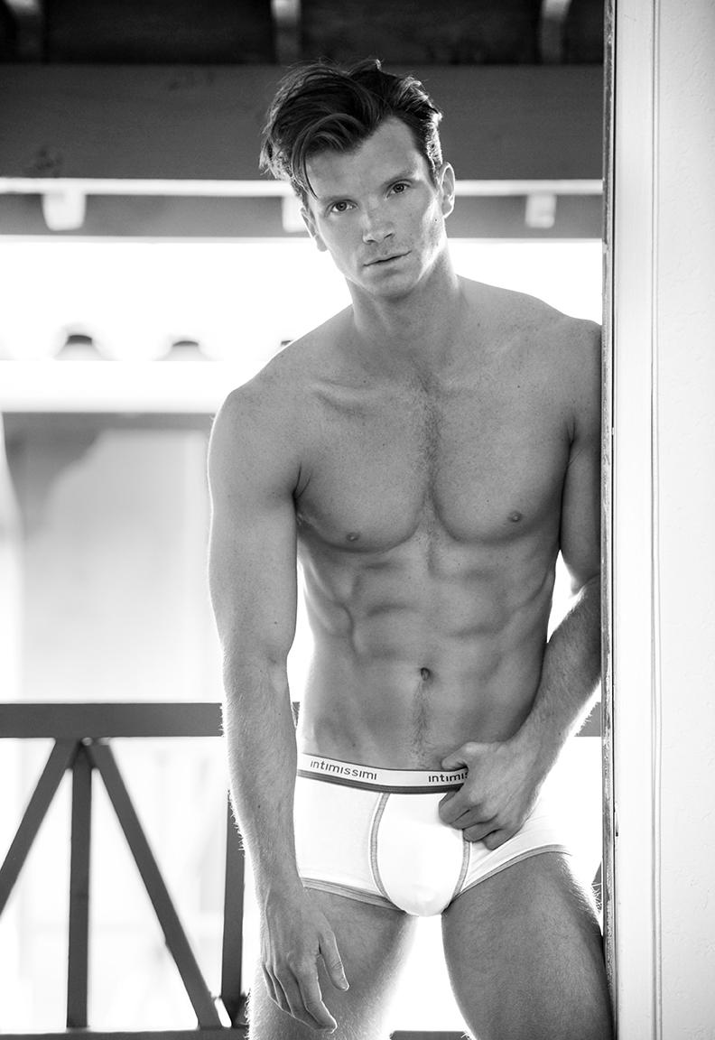 Male model photo shoot of Matthew Conrad