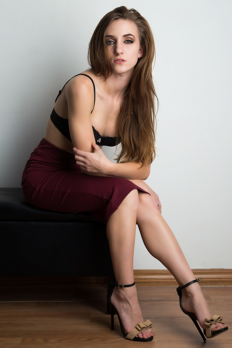 Female model photo shoot of HeatherLindsayScotland by BeautyHeadshots