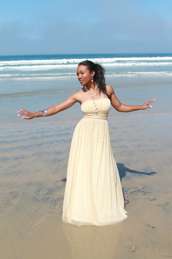Female model photo shoot of Rinnah Moss by Lola O Photography in La Jolla Beach, CA