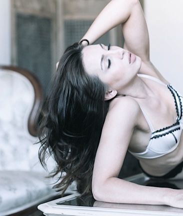 Female model photo shoot of Krystal Gassett