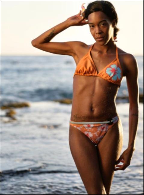 Female model photo shoot of Mariana brown by Brandon Kawamura in Hawaii diamondhead