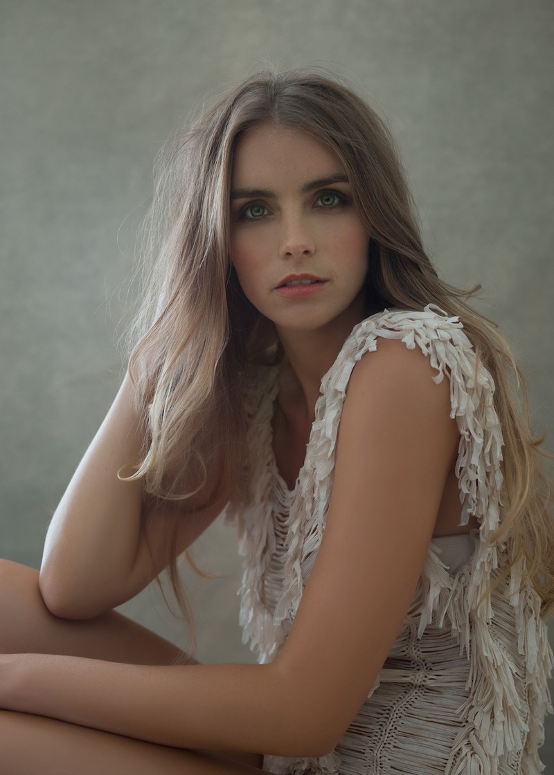 Female model photo shoot of Jana Poole
