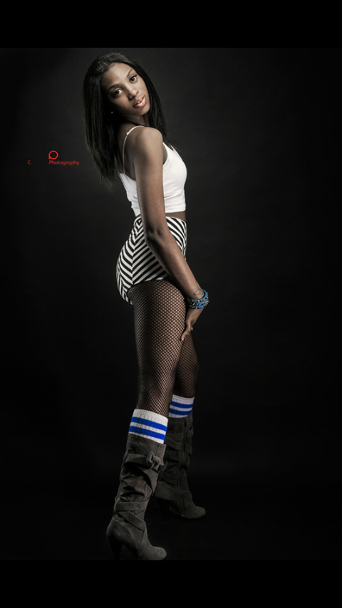 Female model photo shoot of Briona TheModel