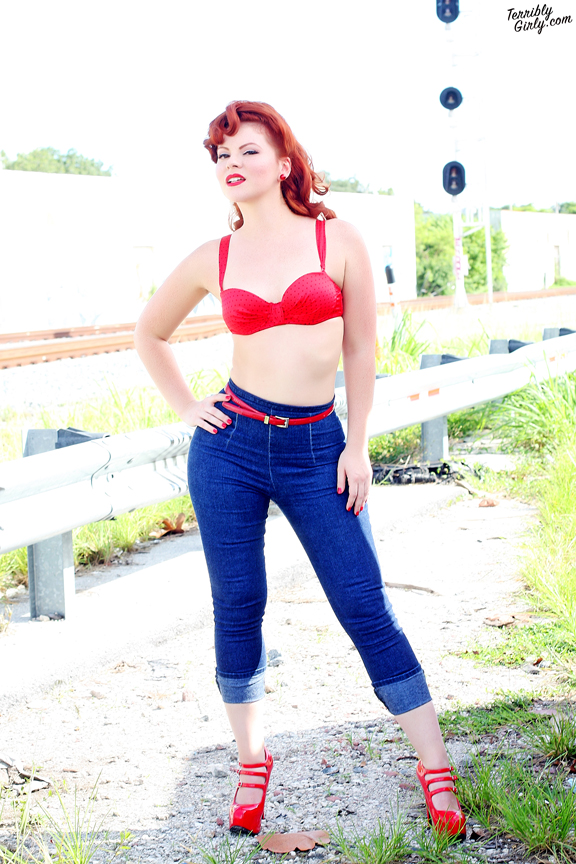 Female model photo shoot of Caro325 in Miami
