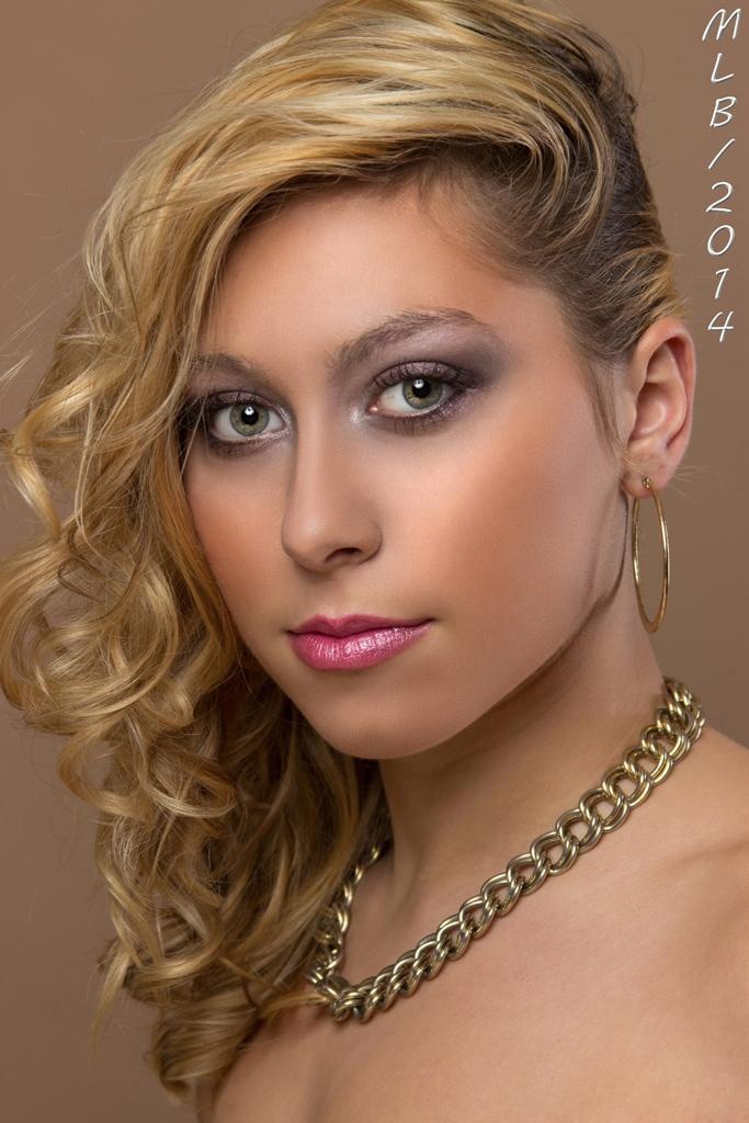 Female model photo shoot of TatianaStazz