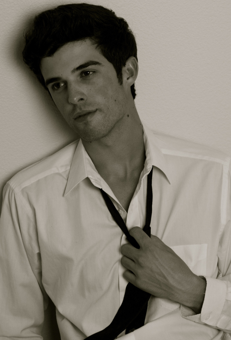 Male model photo shoot of Nic Oliverio