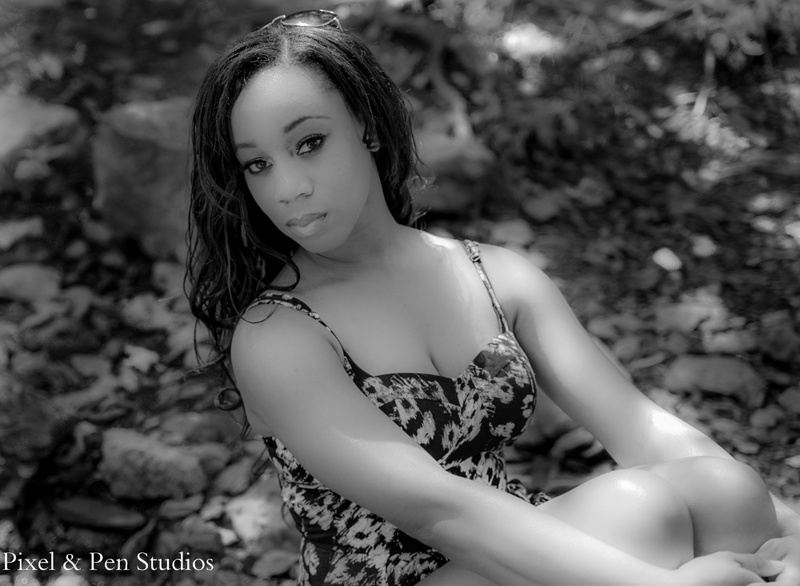 Female model photo shoot of Veronica Sherie in Shawnee Mission Park
